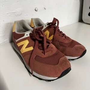New Balance women’s sneakers